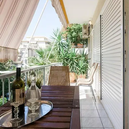 One Block From The Sea 10'minutes From Acropolis Apartment Athens
