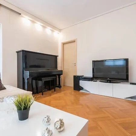 Appartamento One Block From The Sea 10'minutes From Acropolis Atene